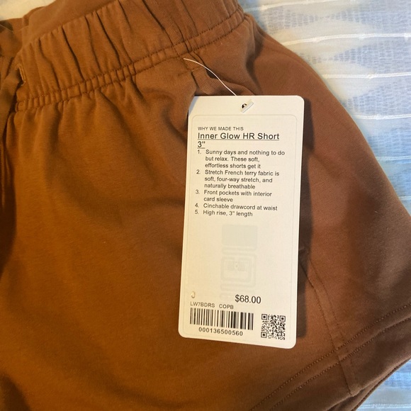 Lululemon inner glow HR short 3” - Picture 4 of 5